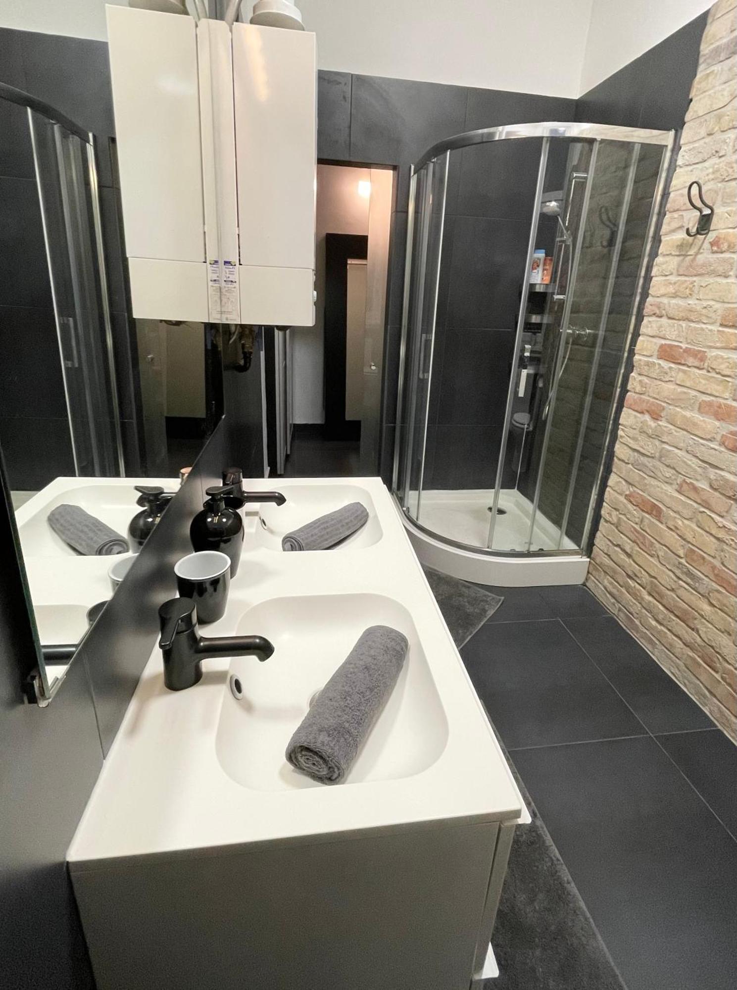 Alice Apartment - Andrassy Street بودابست المظهر الخارجي الصورة